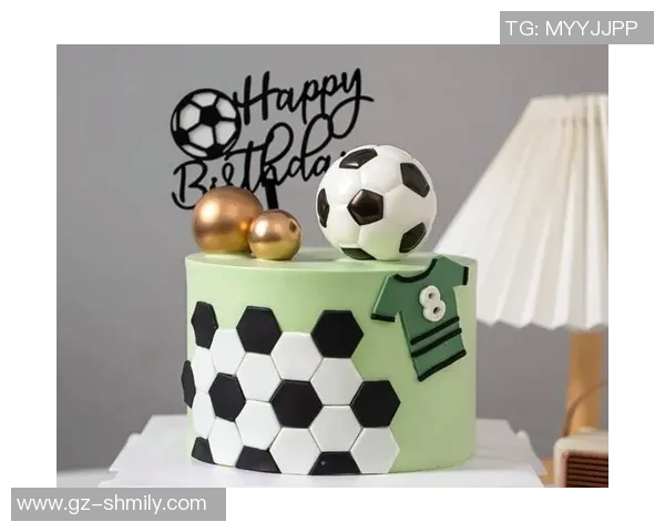 足球明星亲手制作蛋糕的真实照片展现他们不为人知的甜蜜一面